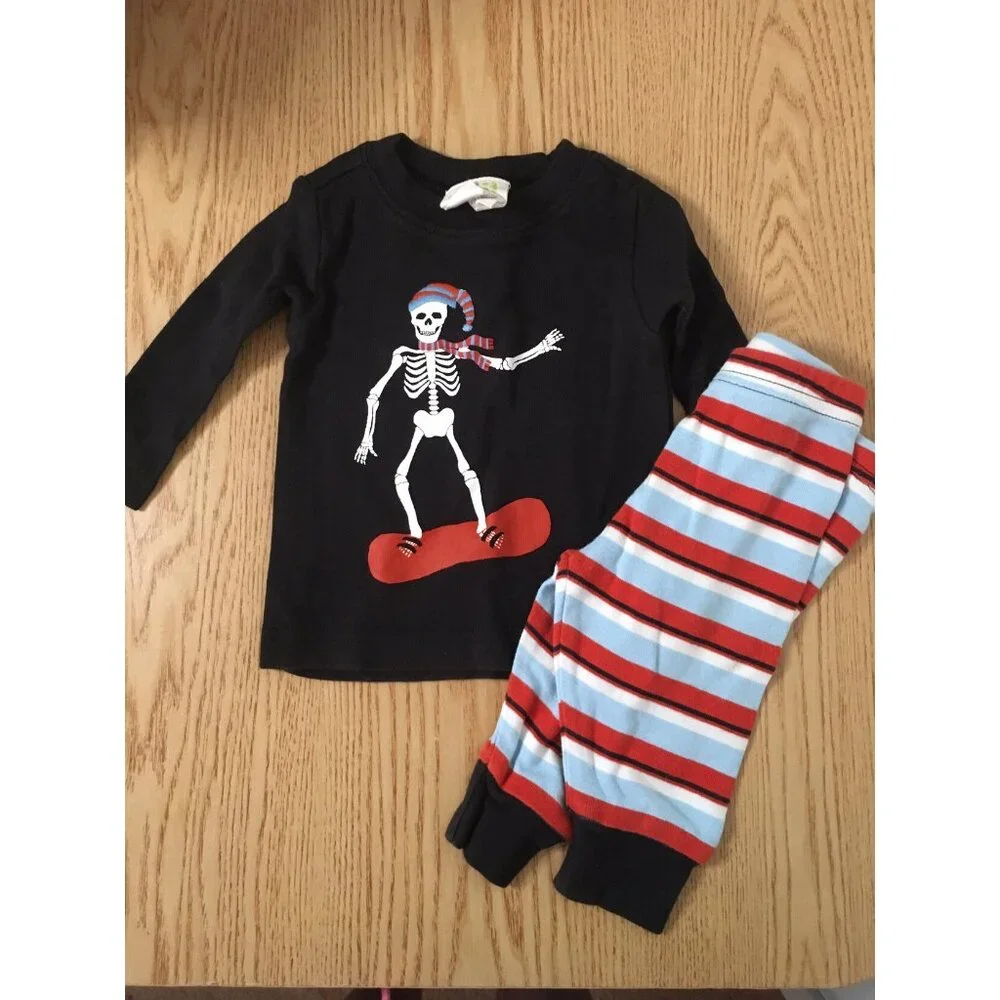 Boys 2pc Skeleton Pajamas Size 3-6 Months